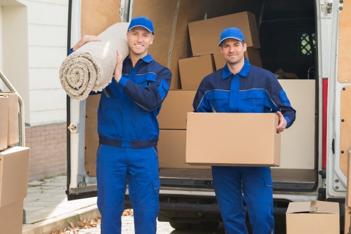Moving van service for residential and commercial relocations in Kennington