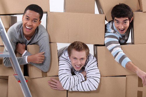 Careful loading for a Kennington property move
