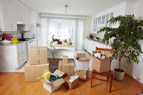 Packing and loading support for a moving van in Kennington